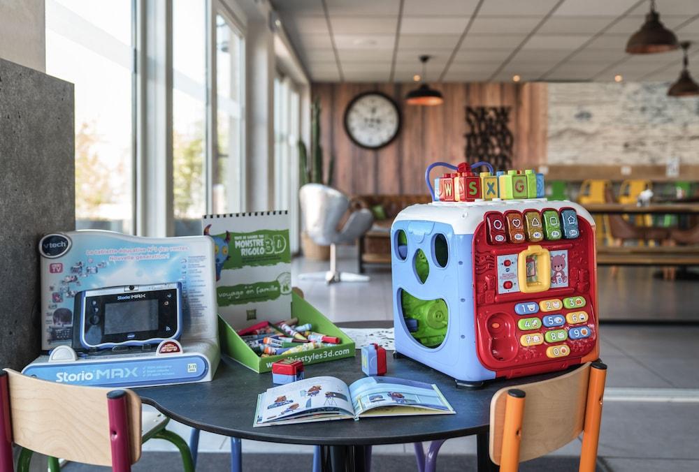 Hotel Ibis Styles Rooftop & 3*